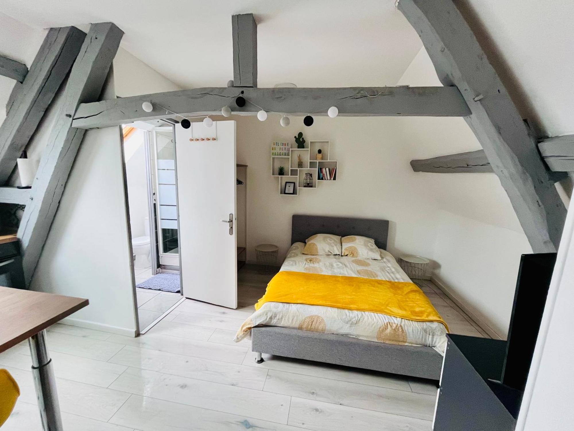 Au Petit Marcade Apartment Абвил Екстериор снимка